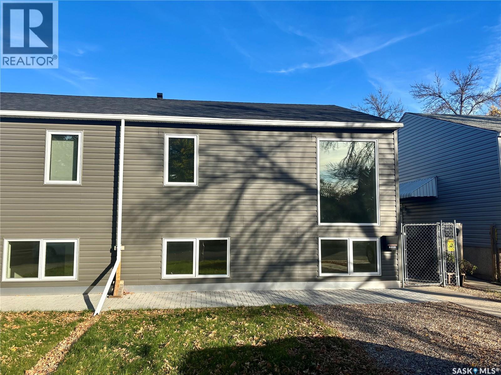 905b Argyle Avenue Property Photo 1
