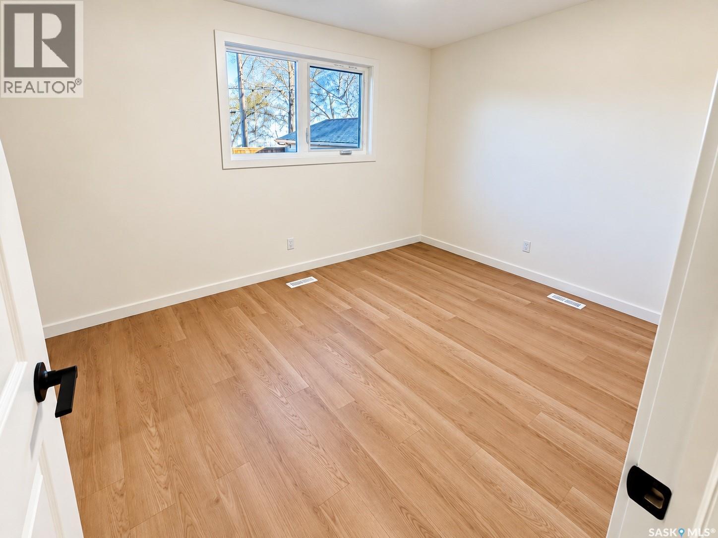 905b Argyle Avenue Property Photo 7