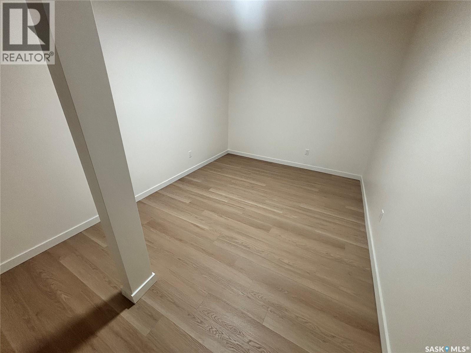 905b Argyle Avenue Property Photo 12