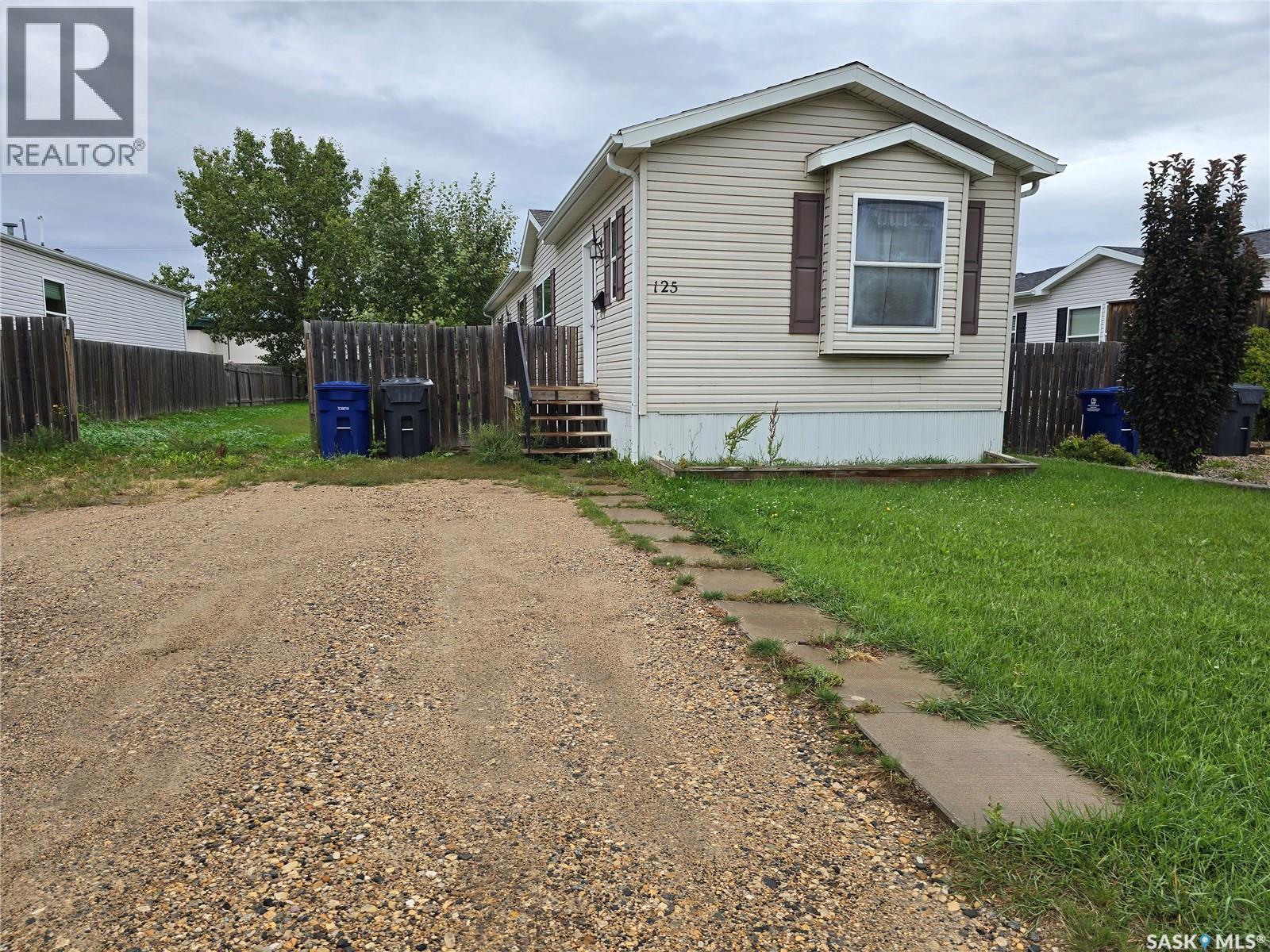 125 1st AVENUE SW Property Photo 1