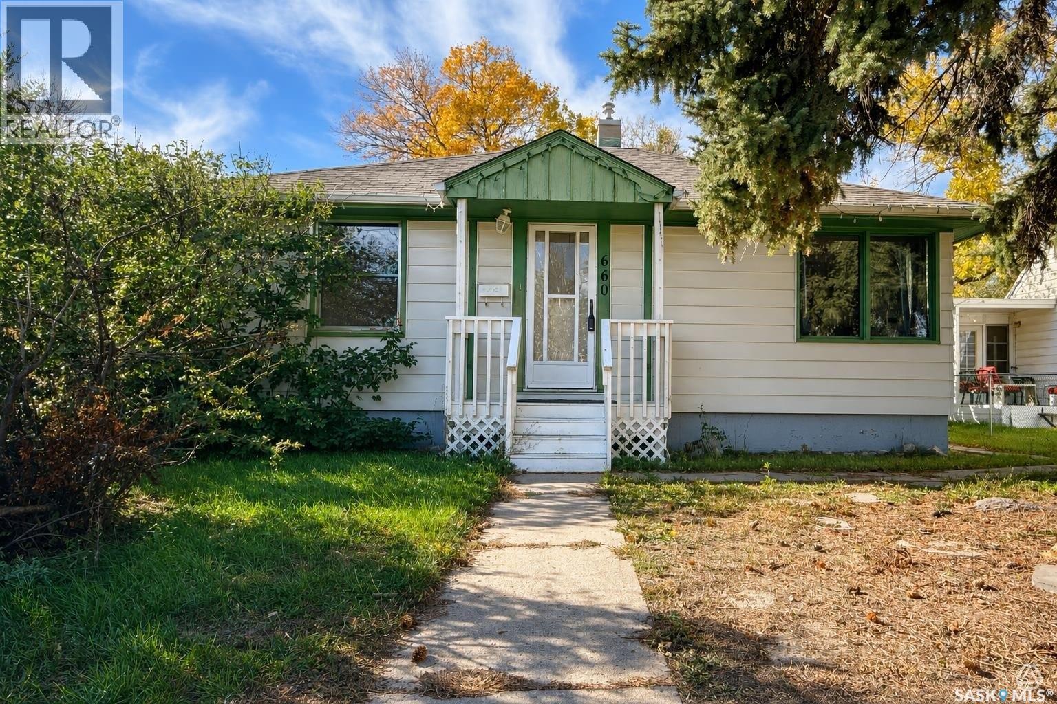 660 3rd Avenue Ne Property Photo 1