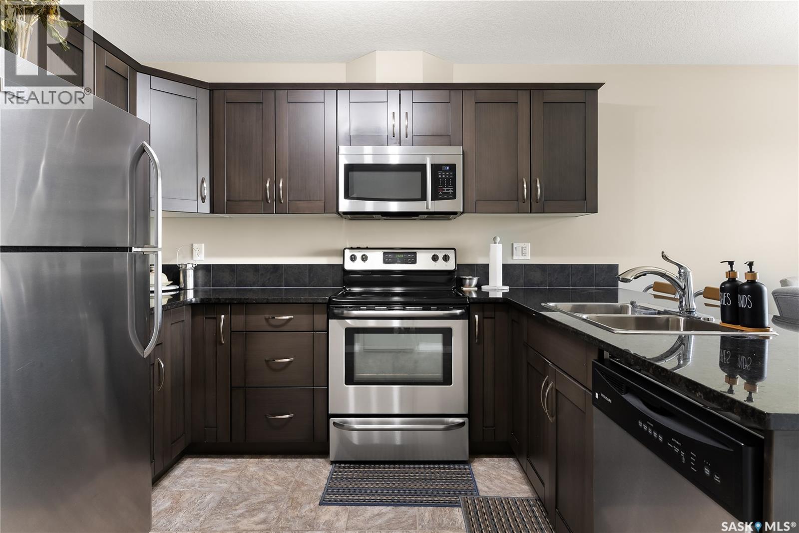305 3822 Dewdney Avenue E Property Photo 9