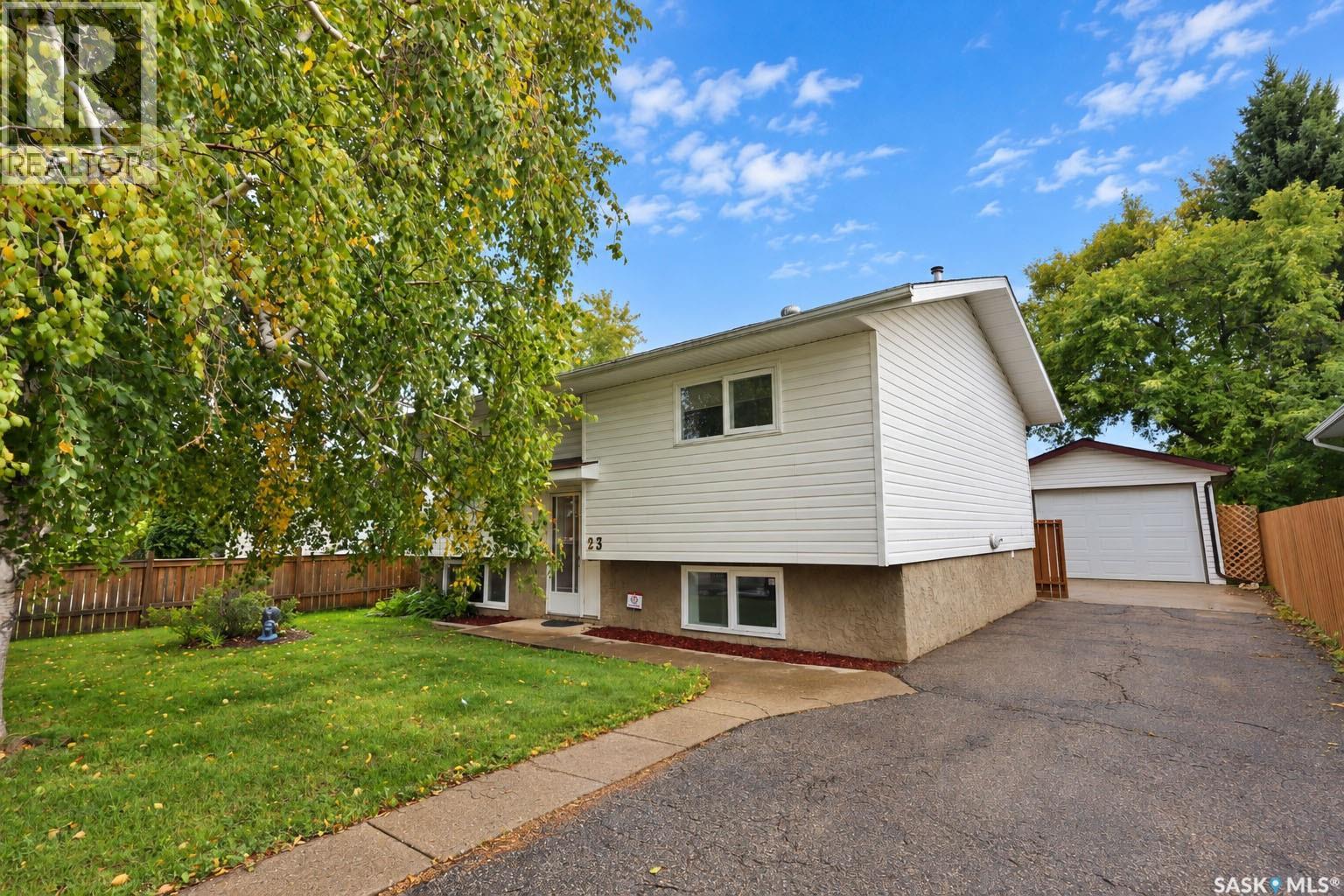 23 Berezowsky Drive Property Photo 1