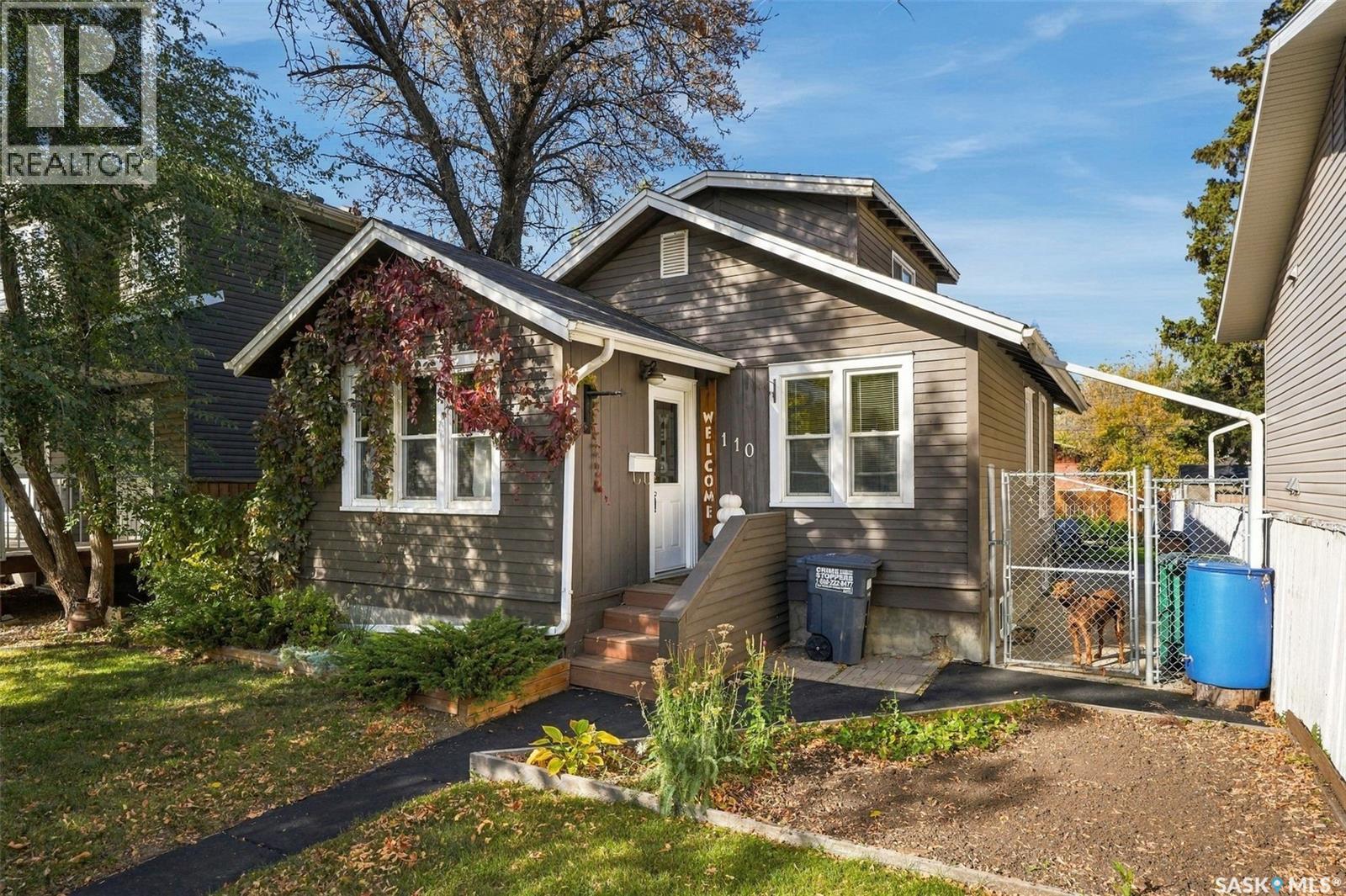 110 109th Street W Property Photo 2