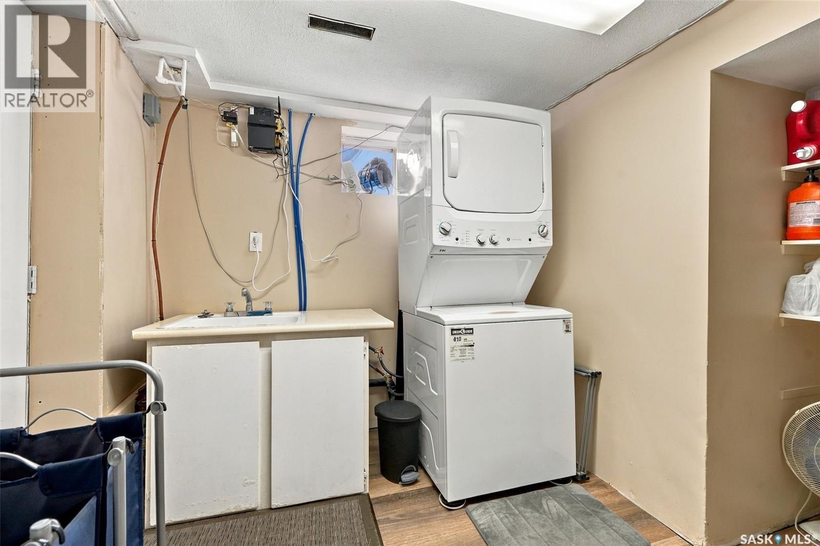 110 109th Street W Property Photo 27