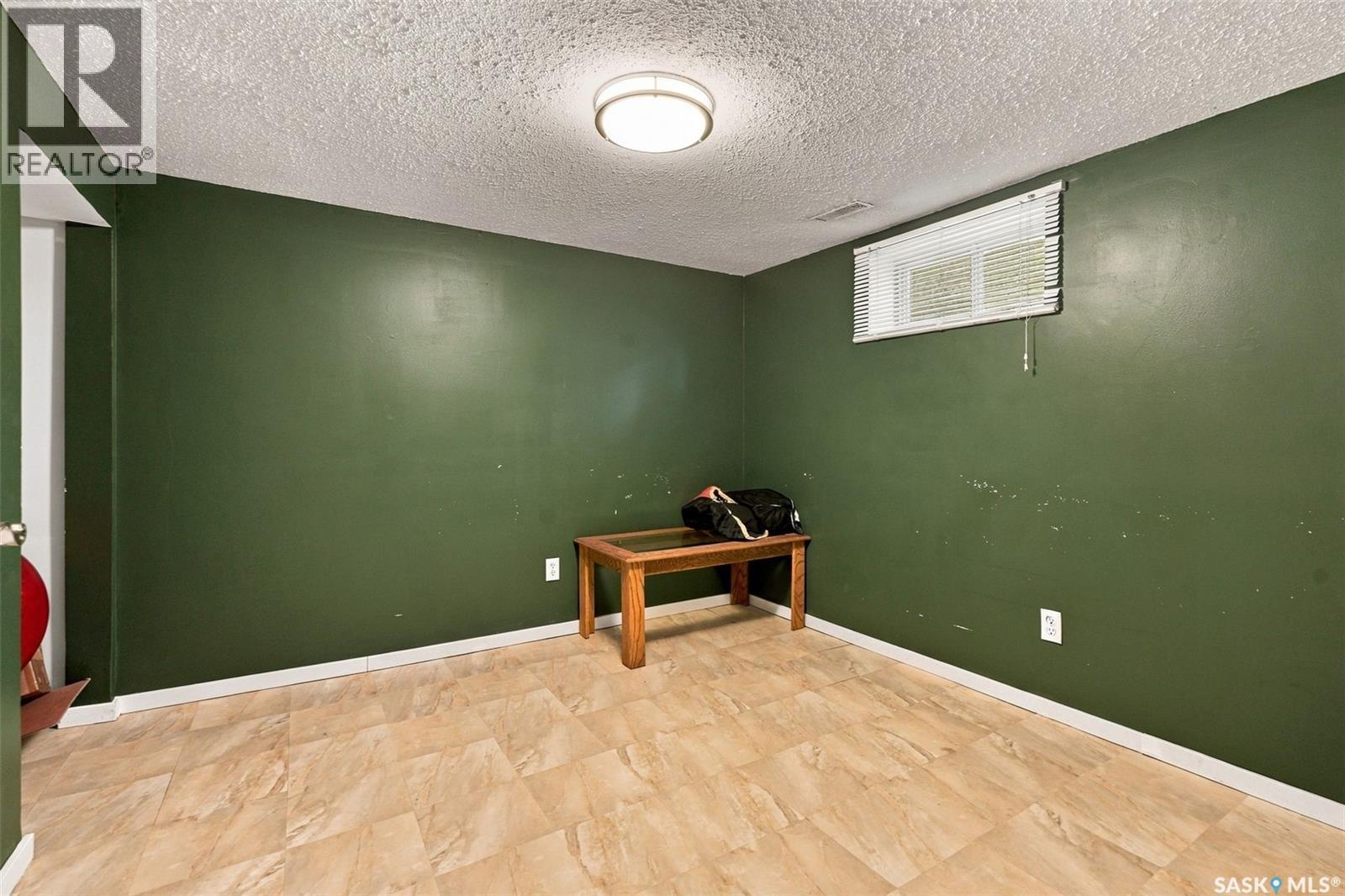 110 109th Street W Property Photo 31