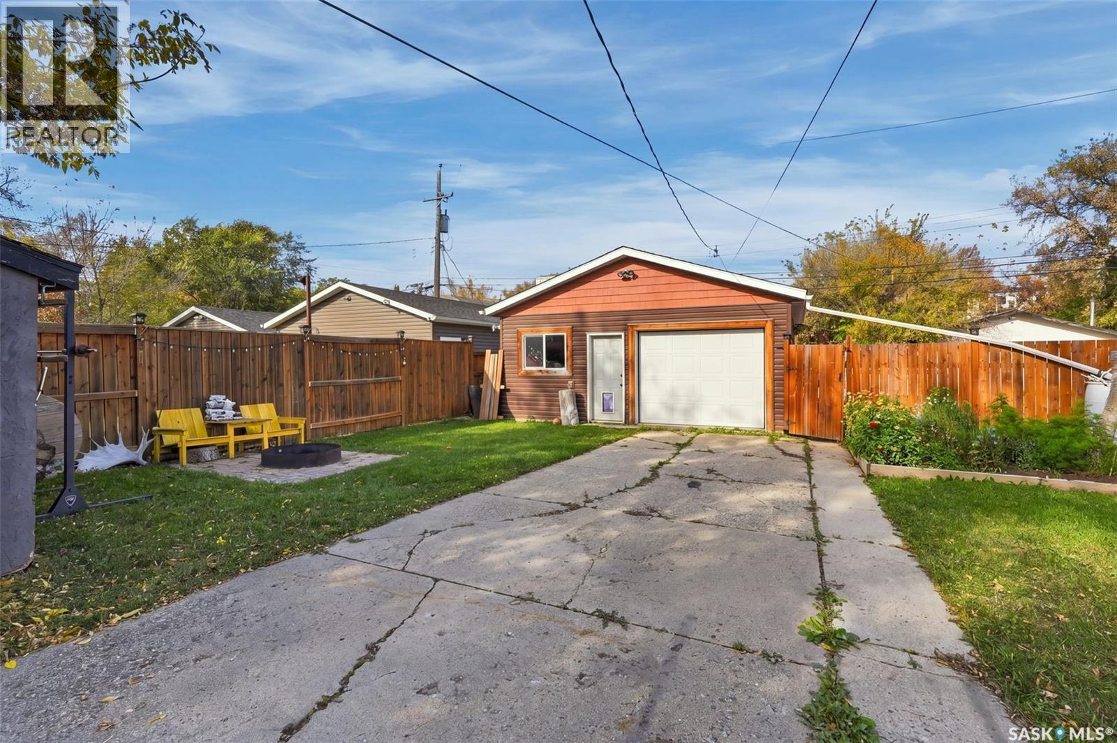 110 109th Street W Property Photo 44