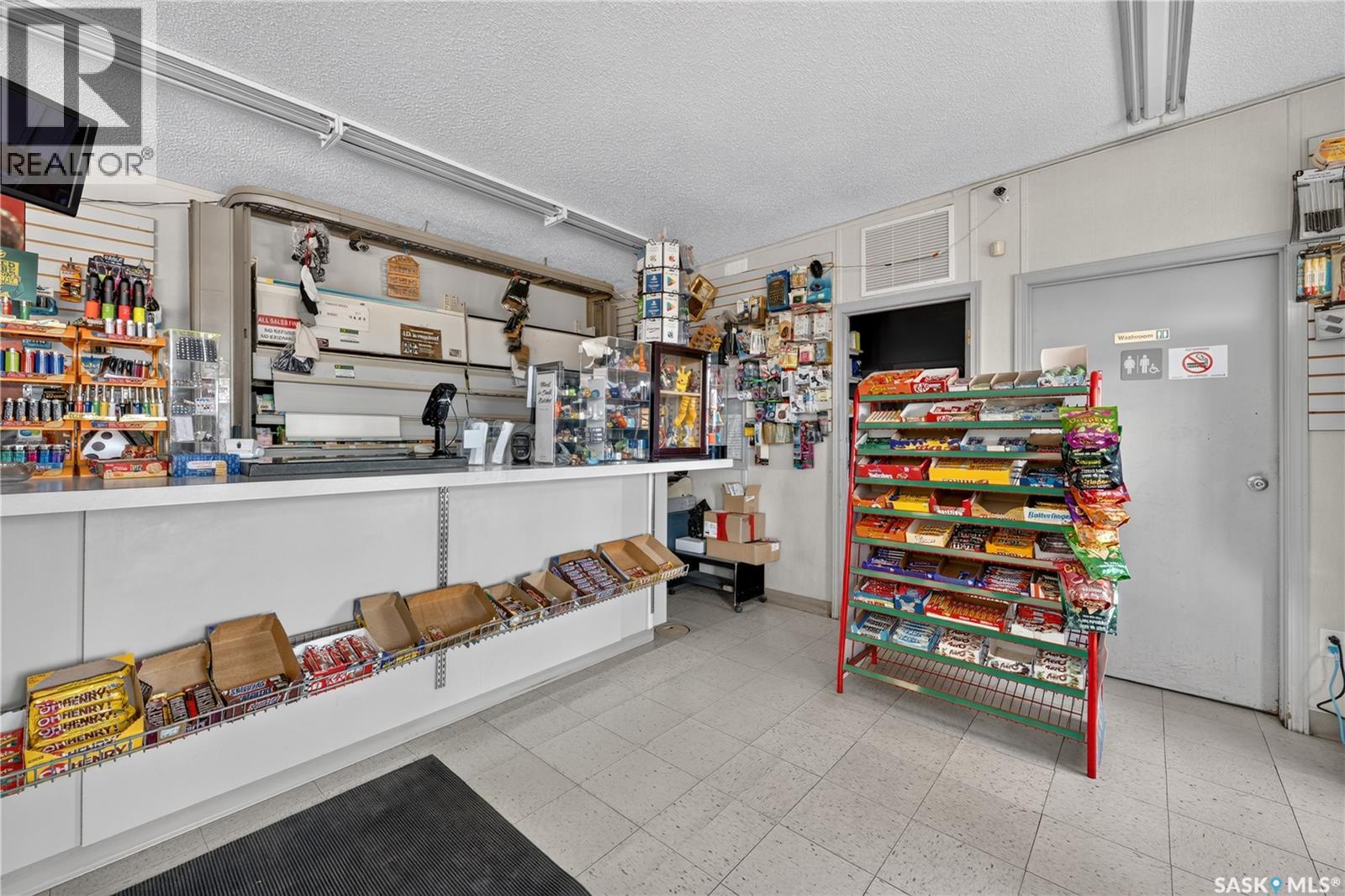 300 Saskatchewan Drive W Property Photo 12