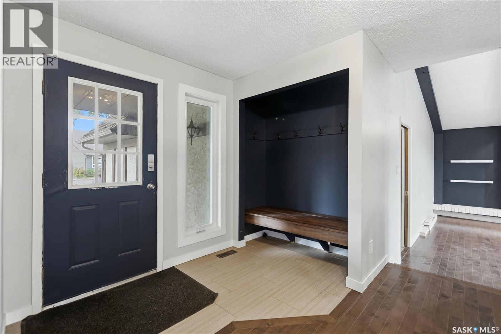 2127 Cunning Crescent E Property Photo 6