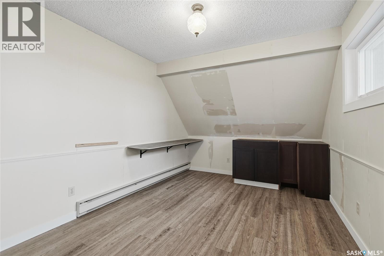 2127 Cunning Crescent E Property Photo 38