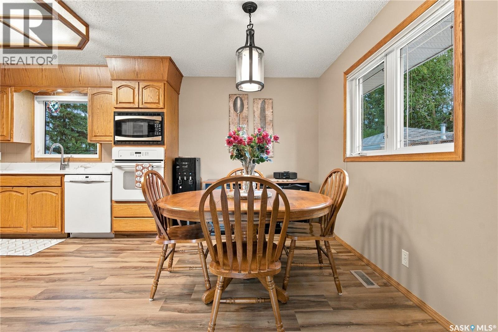 1311 Queen Crescent Property Photo 9