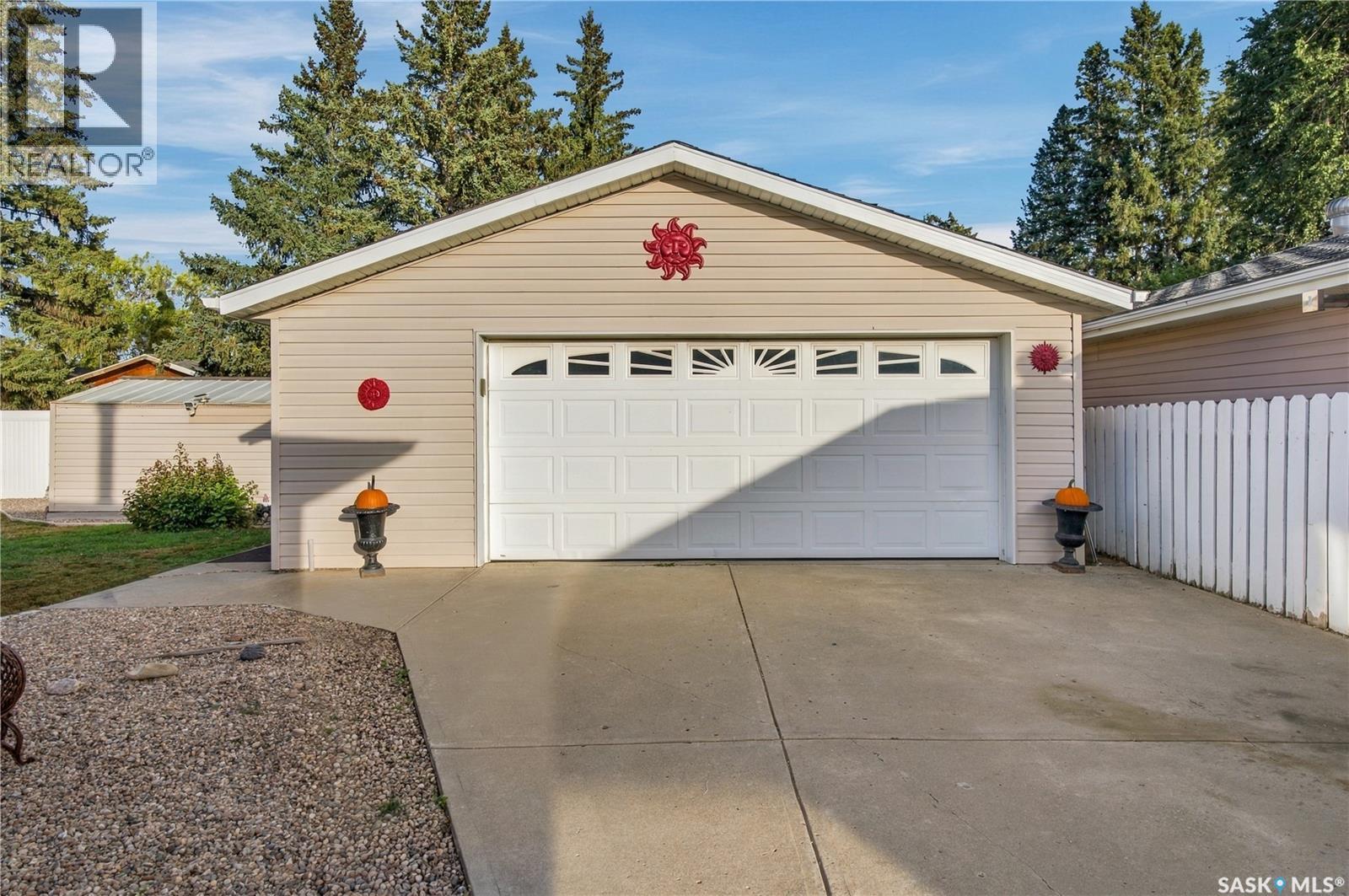 1311 Queen Crescent Property Photo 39
