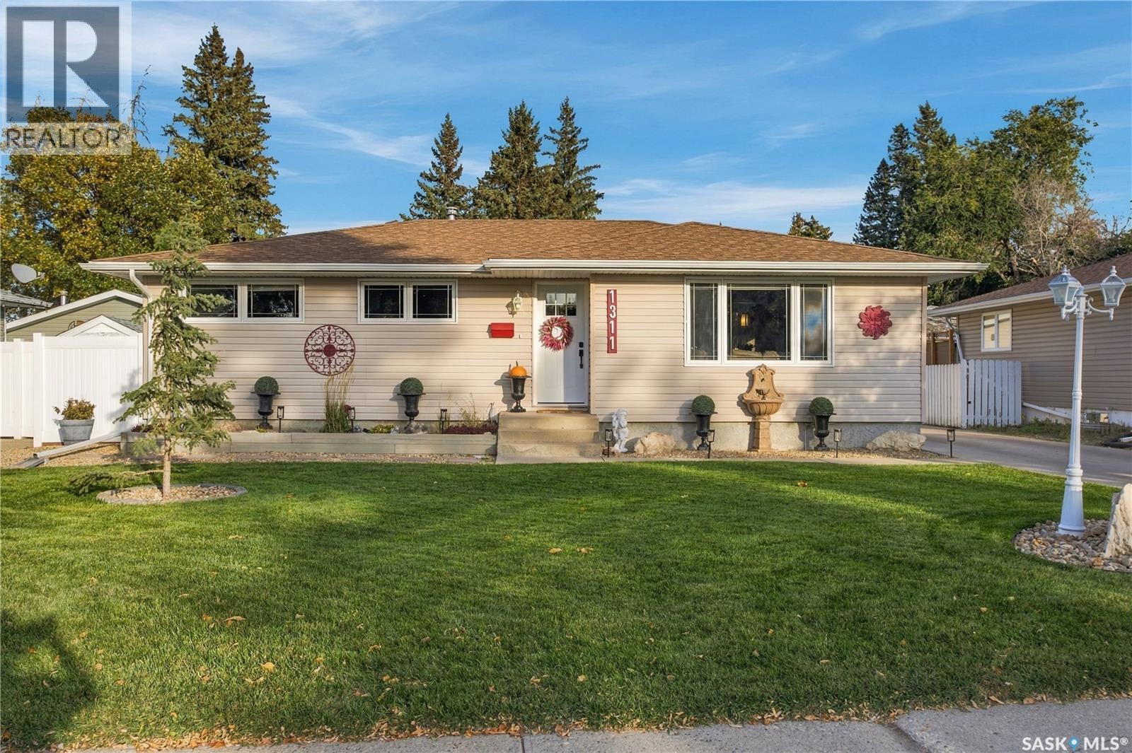 1311 Queen Crescent Property Photo 51