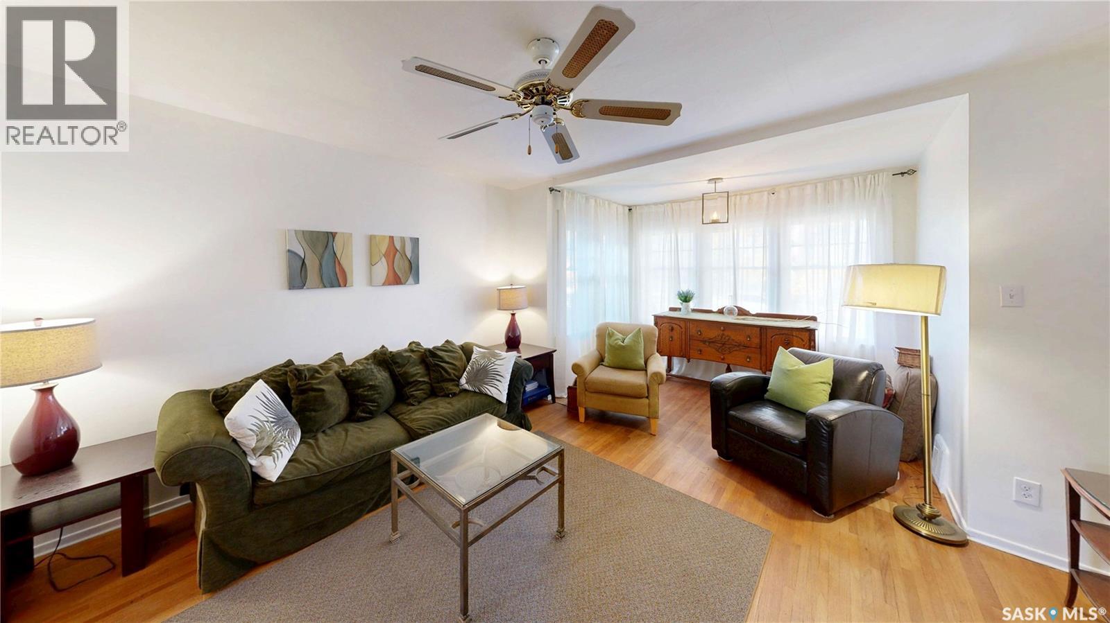 3723 Victoria Avenue Property Photo 3