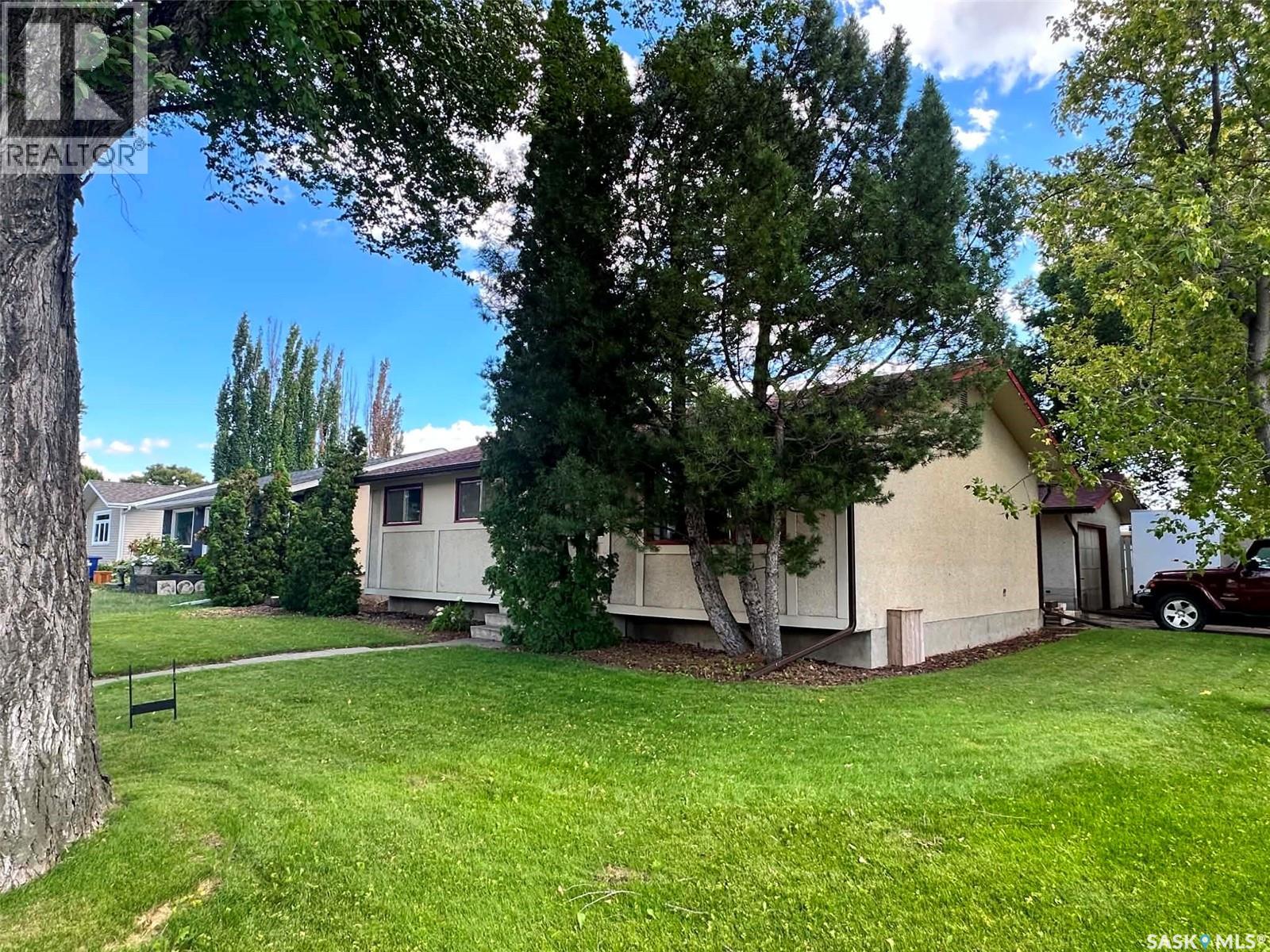 2145 37th Street W Property Photo 2