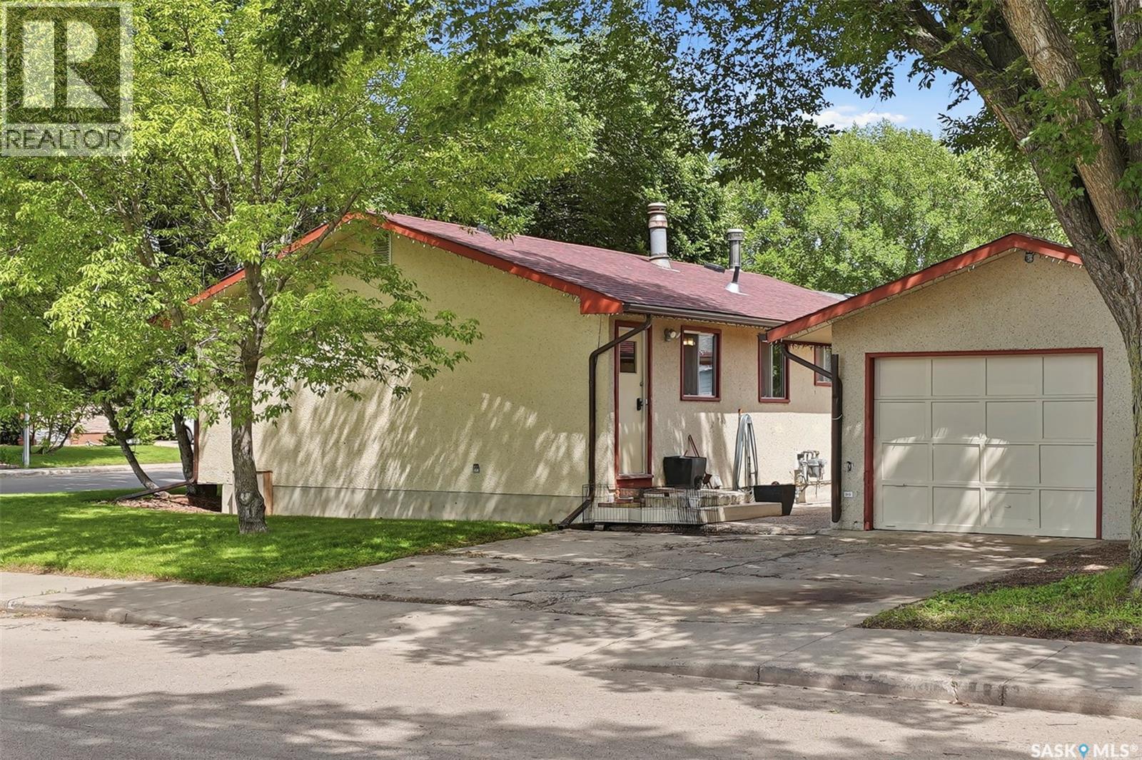 2145 37th Street W Property Photo 3