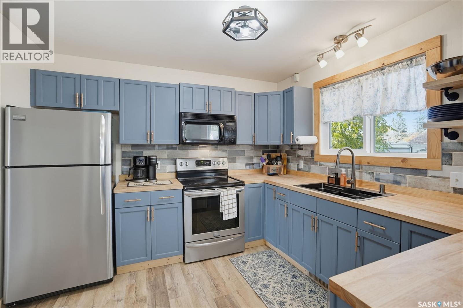 2018 8th Street Property Photo 7