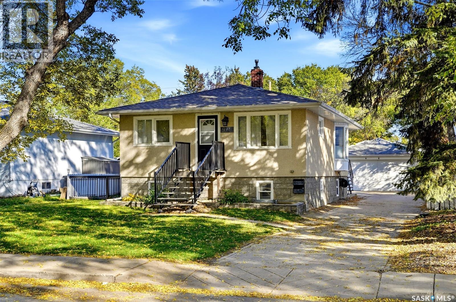 2751 Mackay Street Property Photo 1