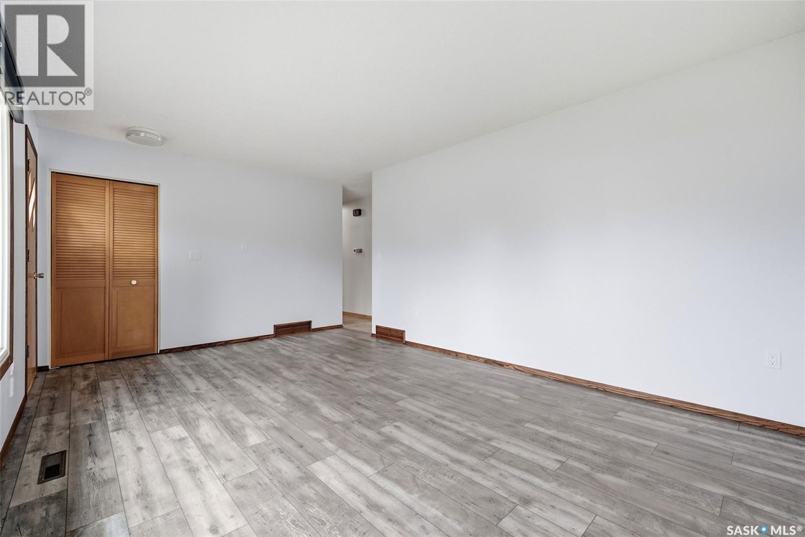 305 1st Avenue Nw Property Photo 6