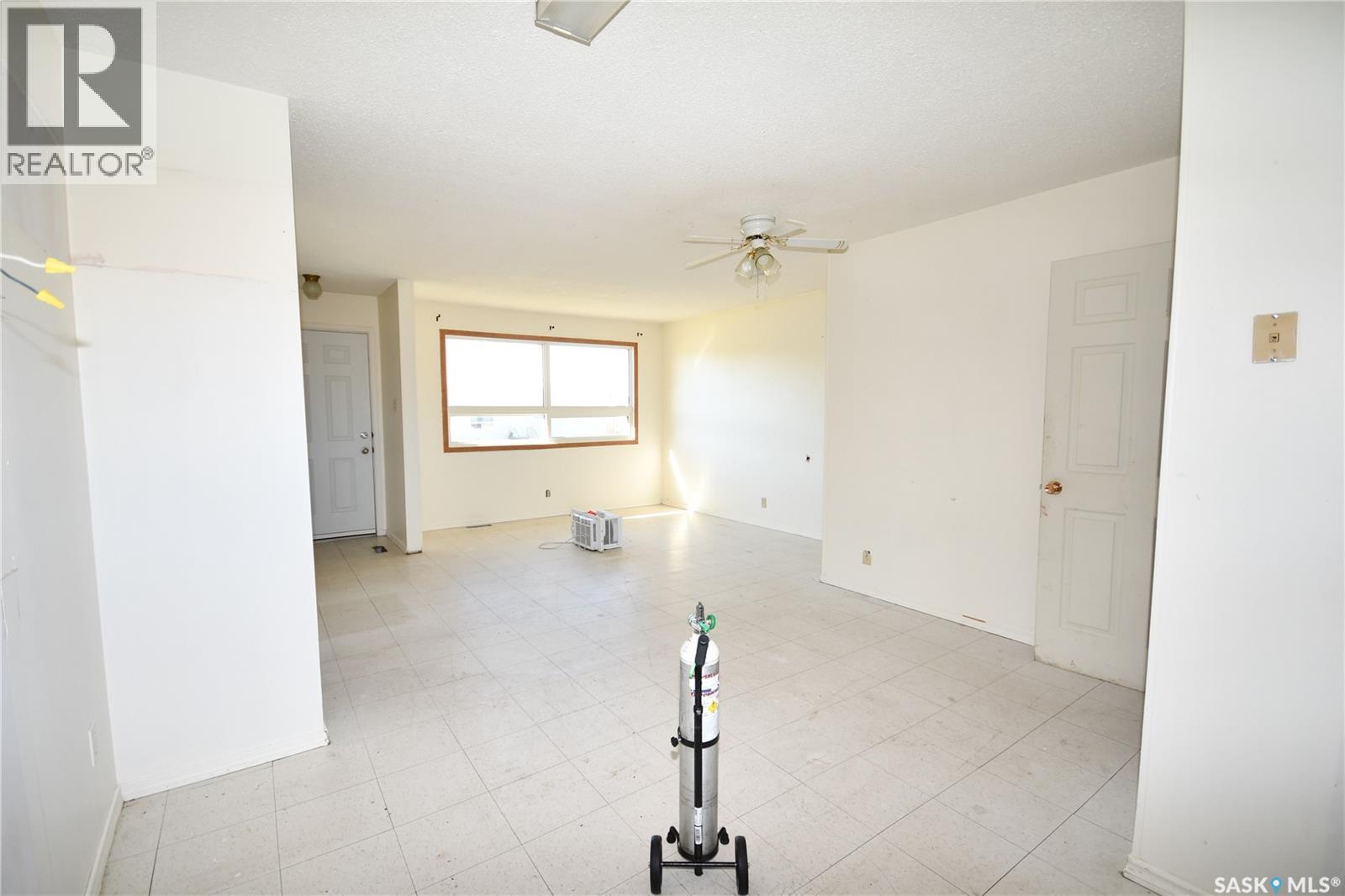 205 6th Avenue N Property Photo 3