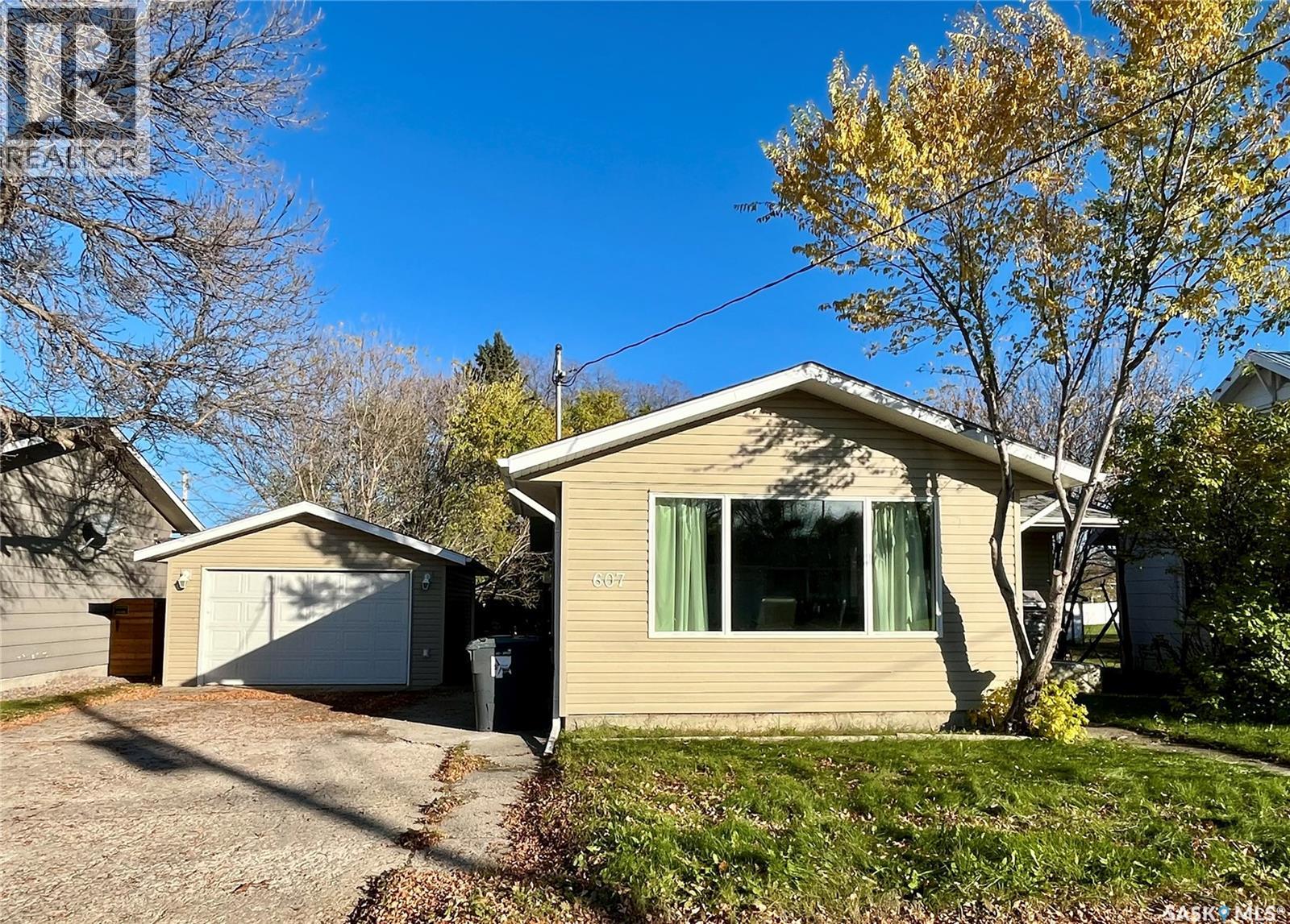 607 St Mary STREET Property Photo 1
