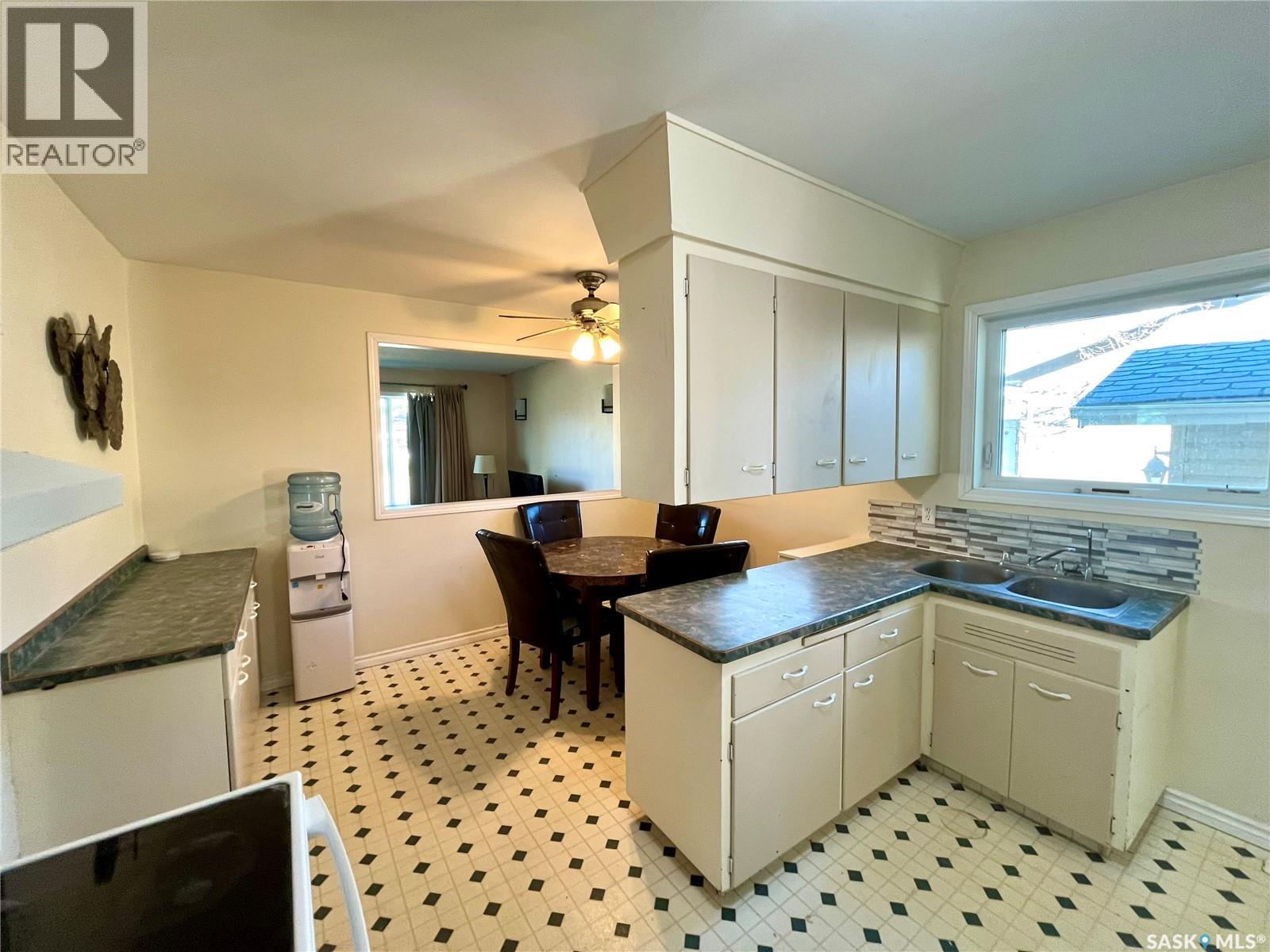 607 St Mary Street Property Photo 4