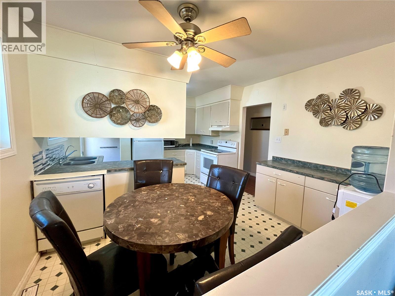 607 St Mary Street Property Photo 5