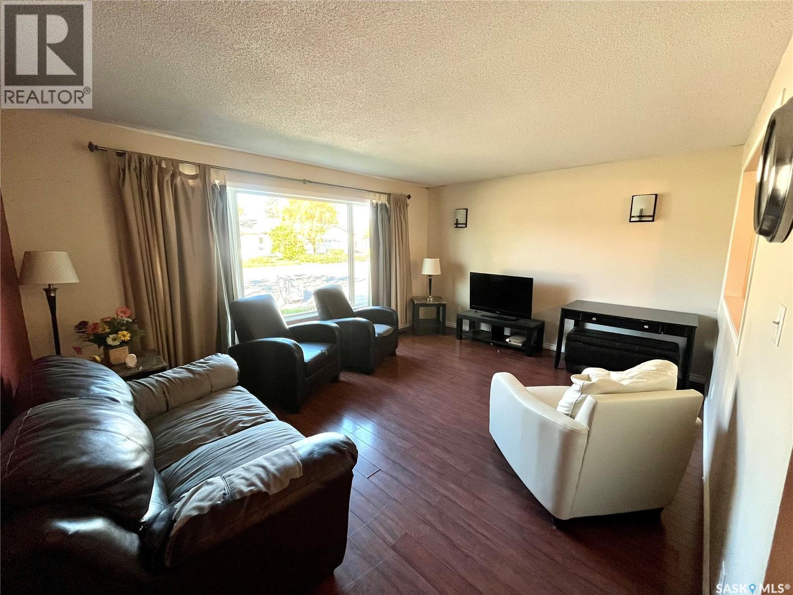 607 St Mary Street Property Photo 8