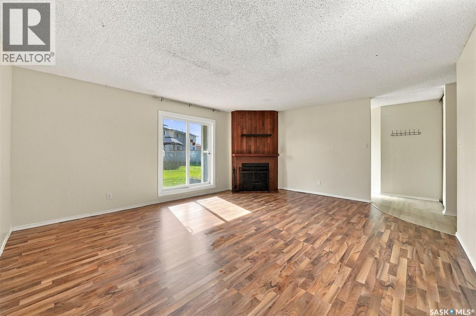 510 510 Prairie Avenue Property Photo 4
