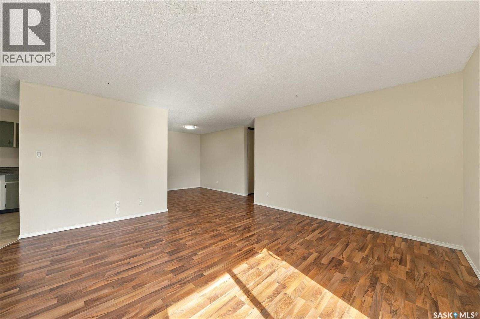 510 510 Prairie Avenue Property Photo 8
