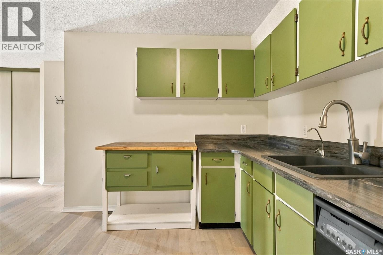 510 510 Prairie Avenue Property Photo 15