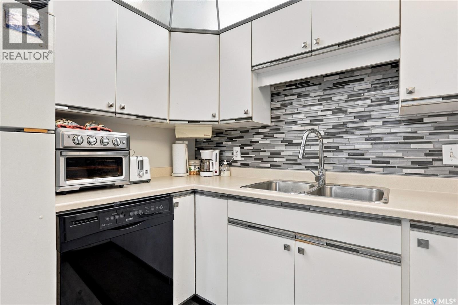 204 214 Ross Avenue Property Photo 11