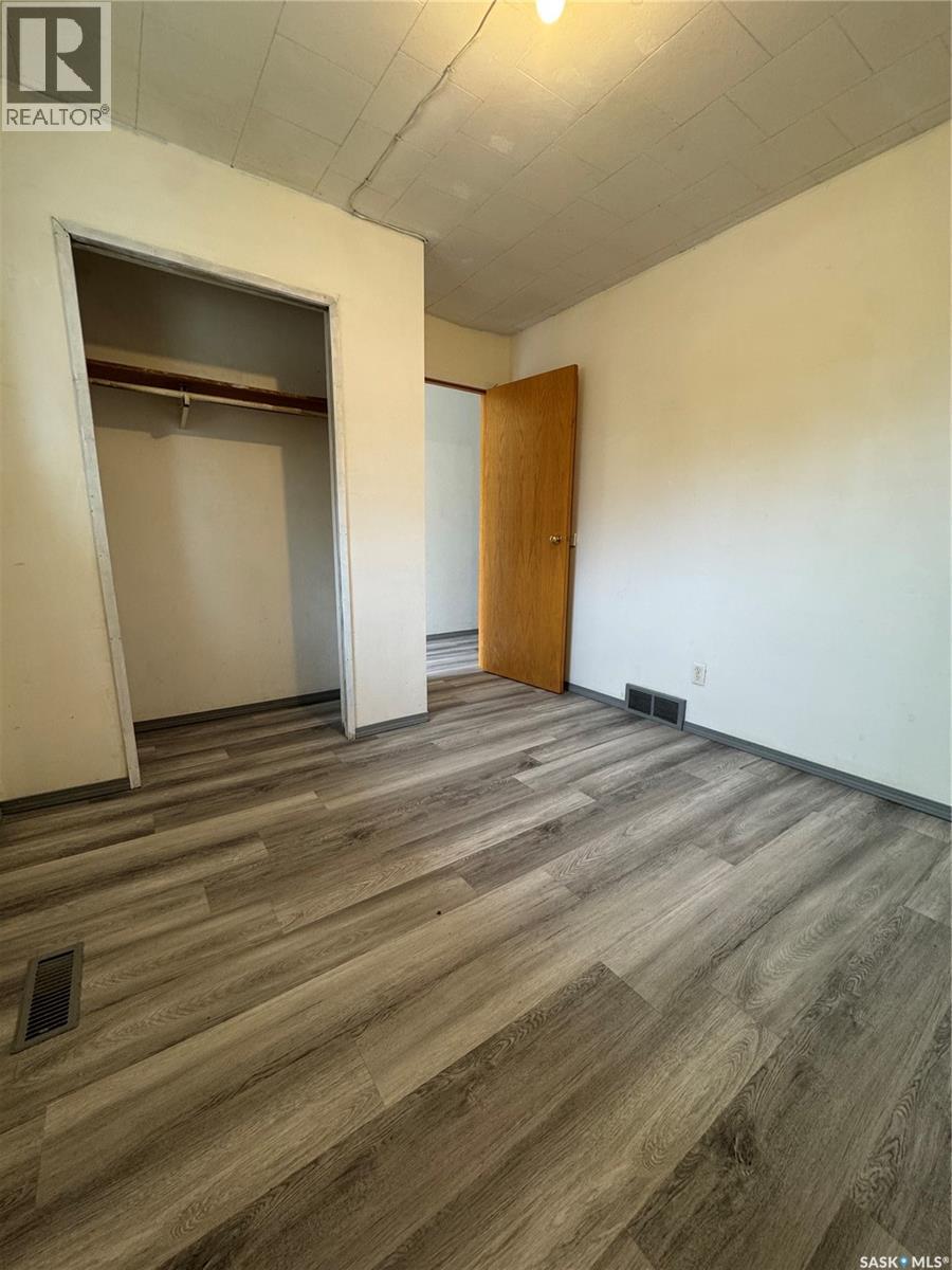 751 17th Street W Property Photo 8