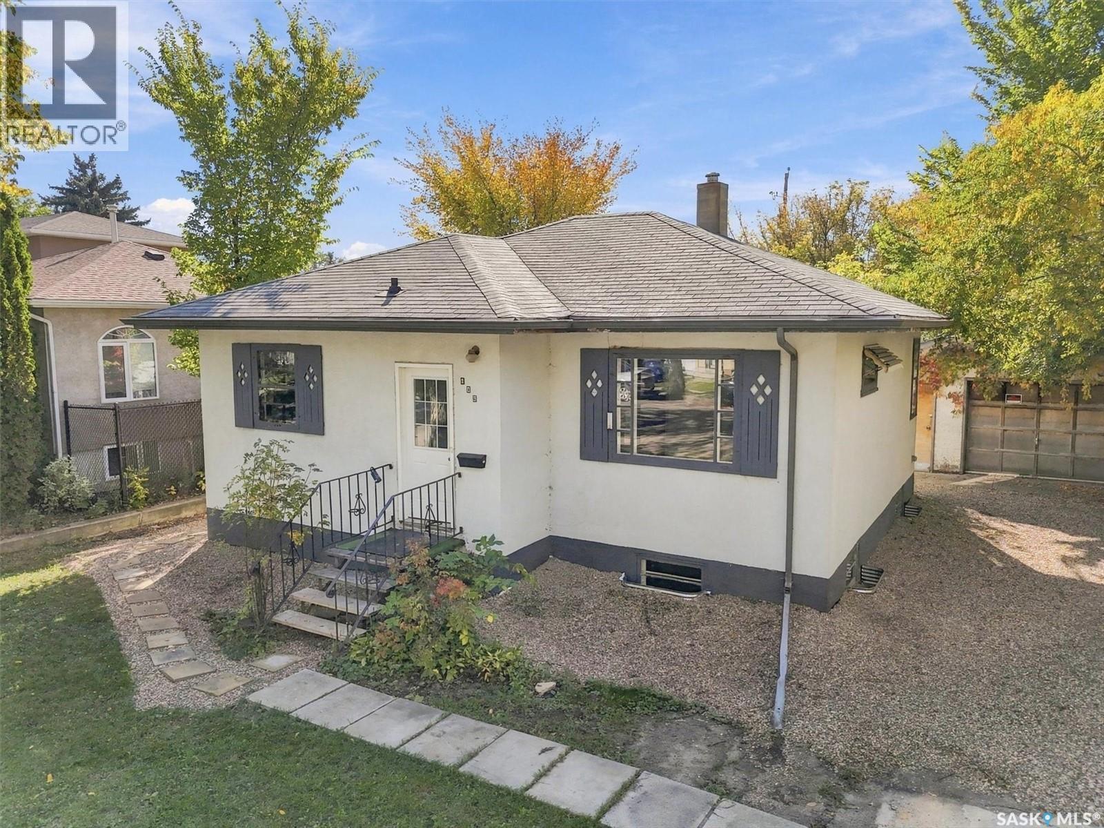 109 108th Street W Property Photo 1