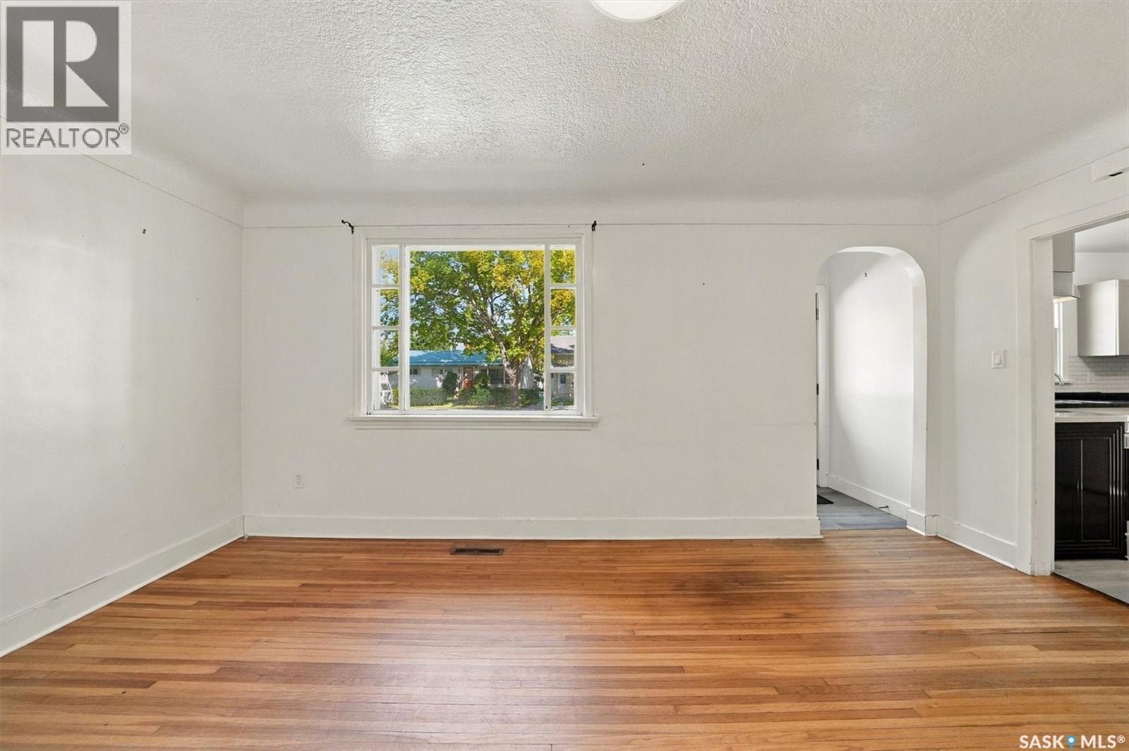 109 108th Street W Property Photo 5