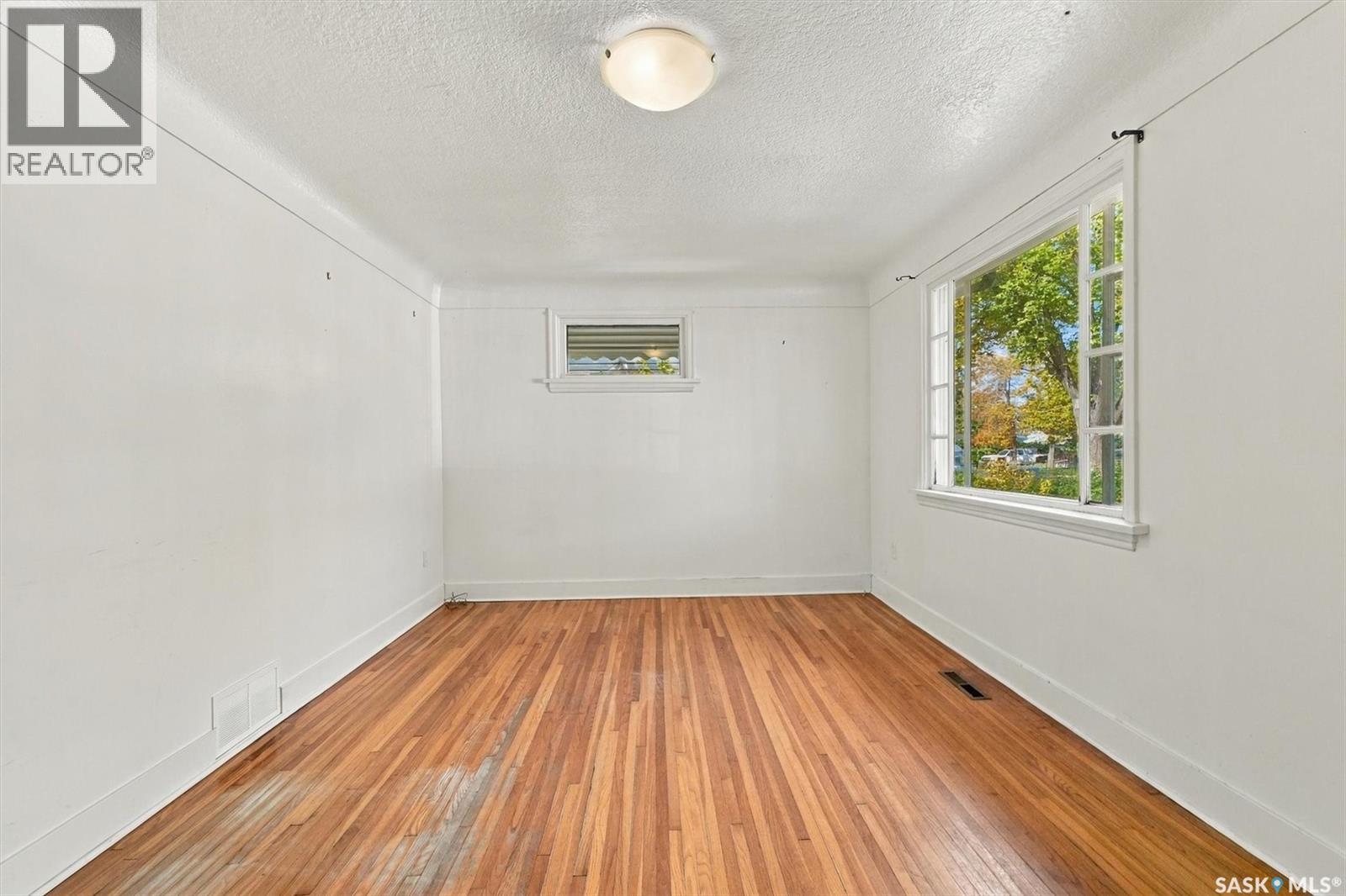 109 108th Street W Property Photo 6