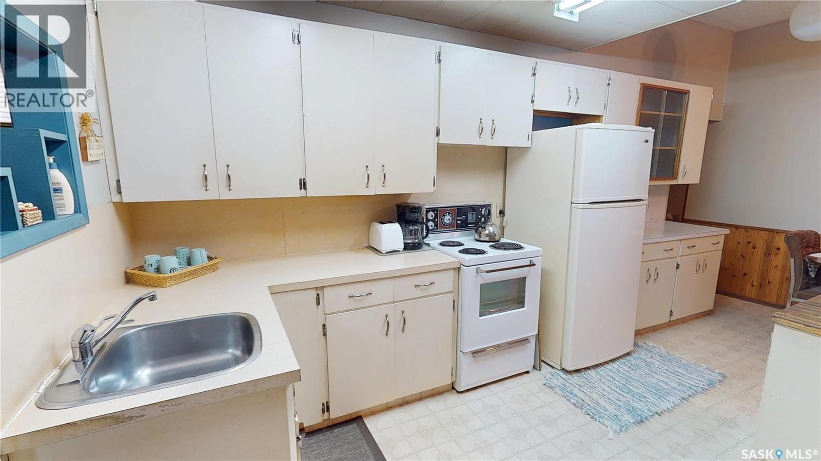 100 Lonsdale Street Property Photo 6