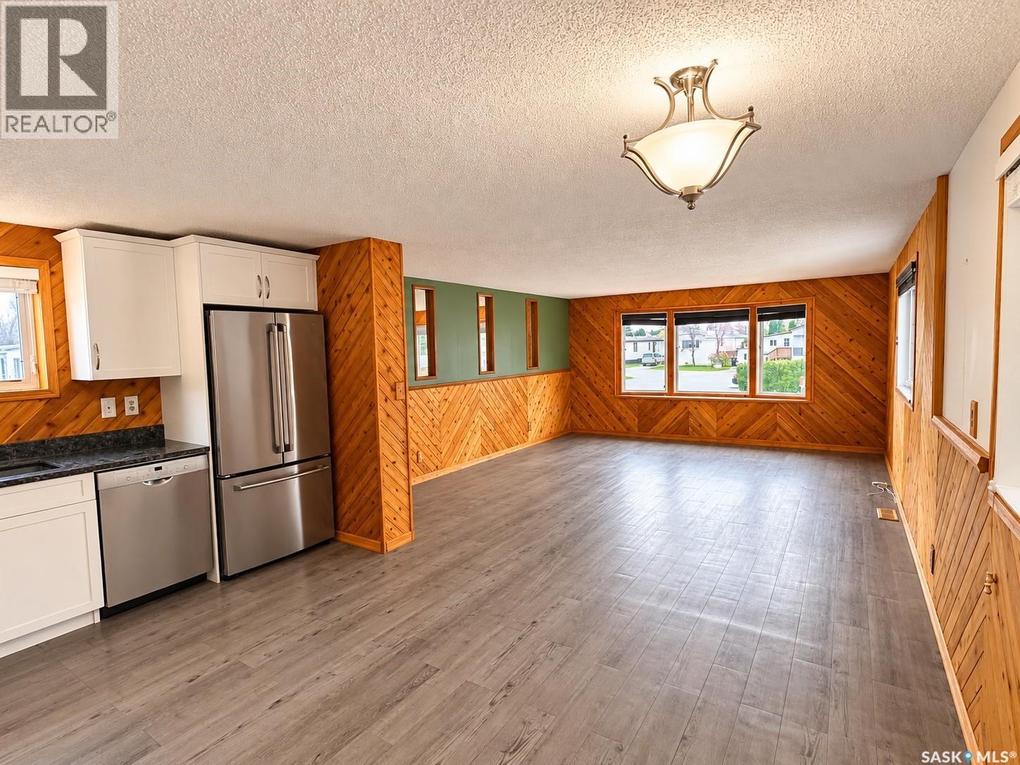 34 1035 Boychuk Drive Property Photo 14