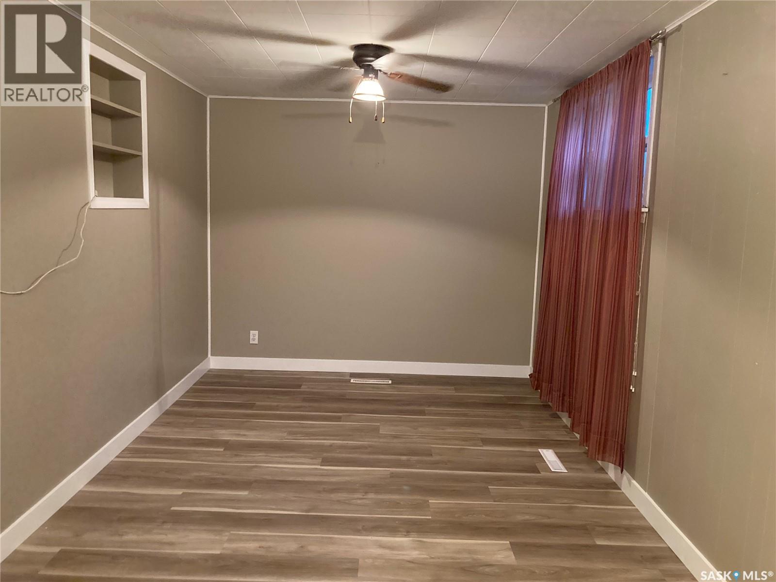516 26th Street E Property Photo 17