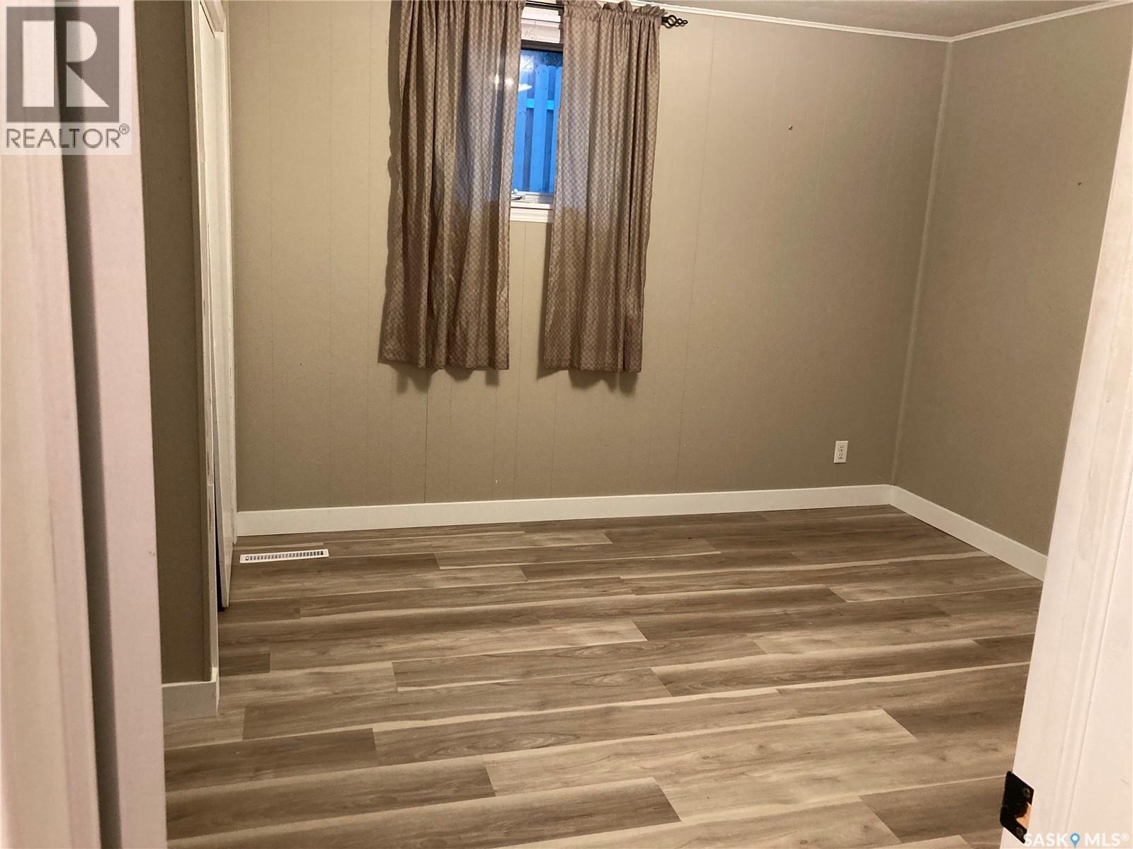 516 26th Street E Property Photo 20
