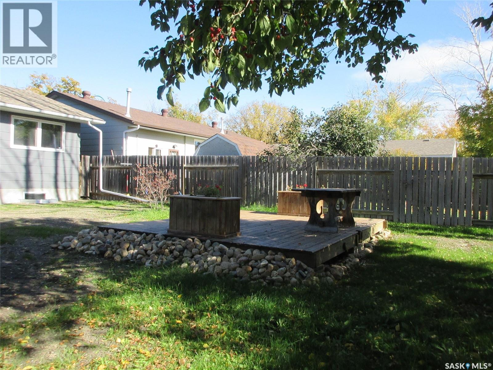 858 Worobetz Crescent N Property Photo 5
