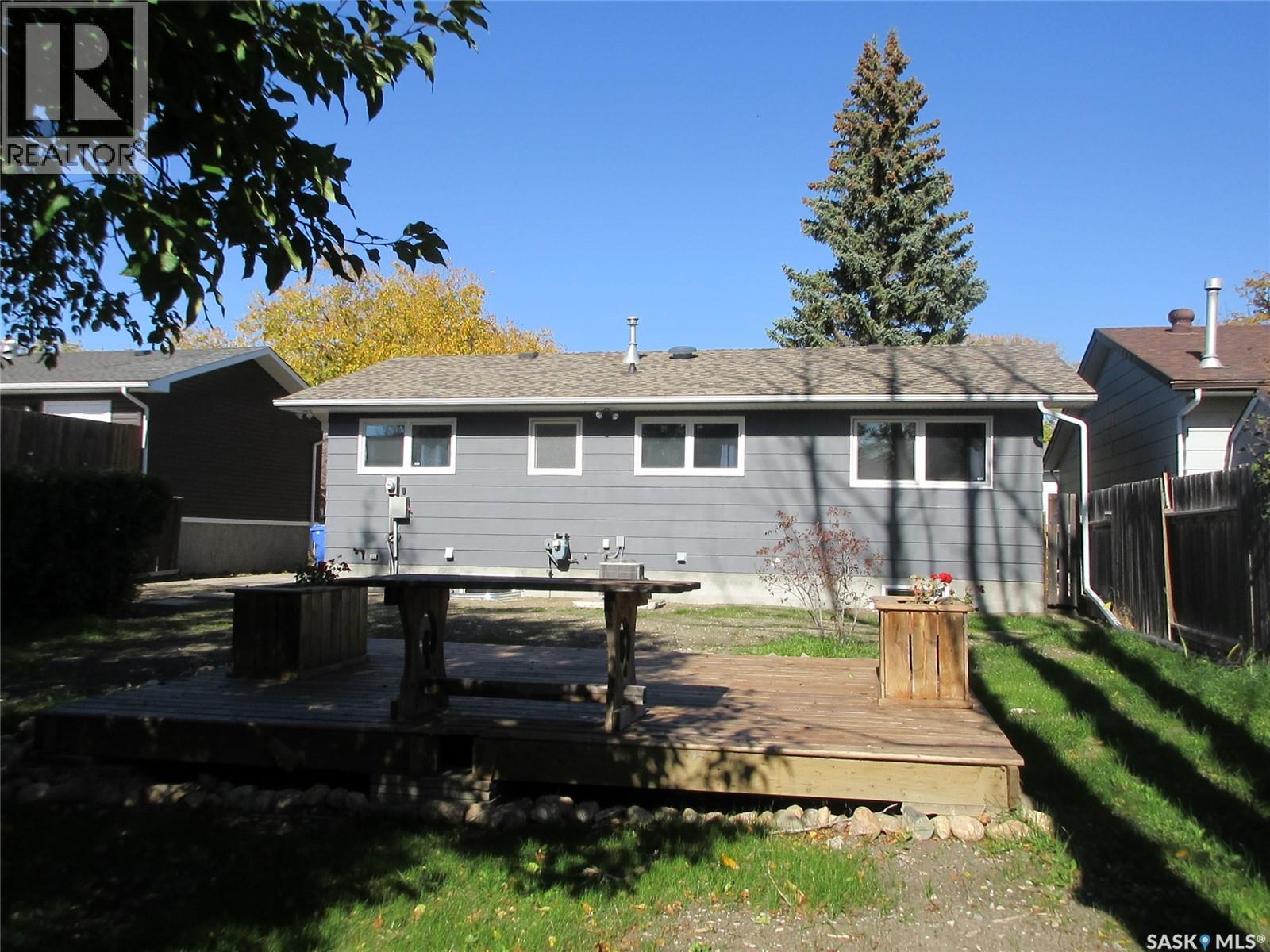 858 Worobetz Crescent N Property Photo 6