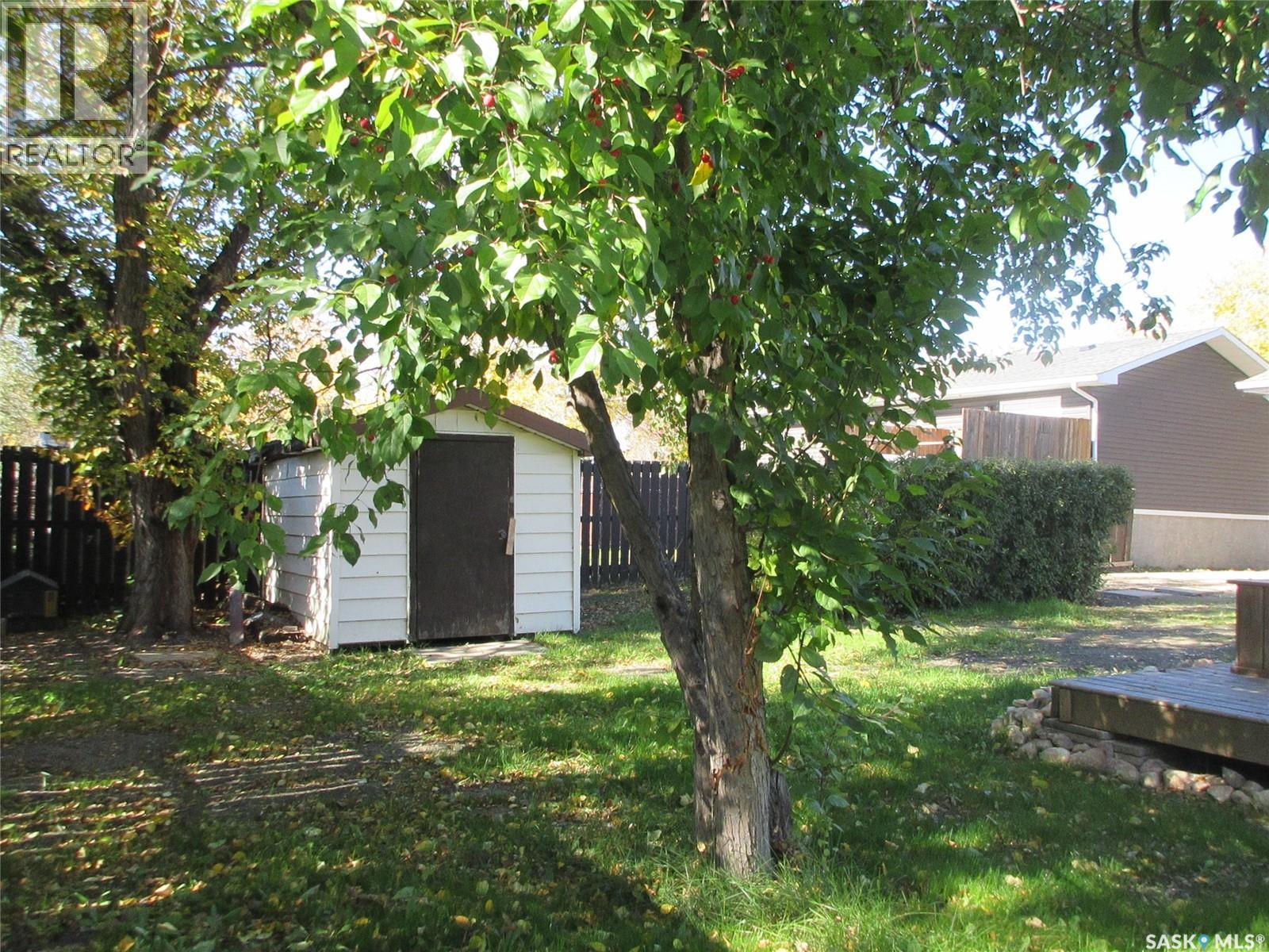 858 Worobetz Crescent N Property Photo 7
