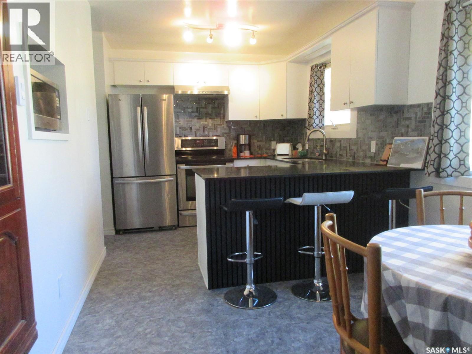 858 Worobetz Crescent N Property Photo 18