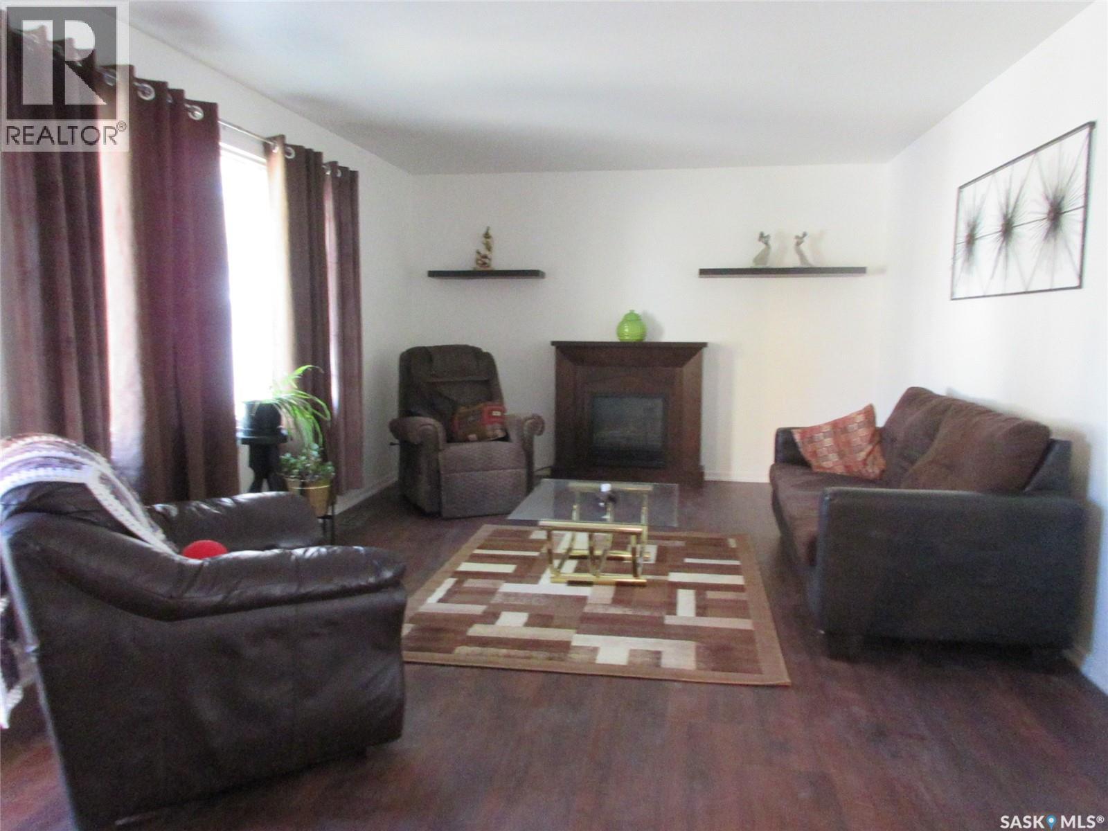 858 Worobetz Crescent N Property Photo 23