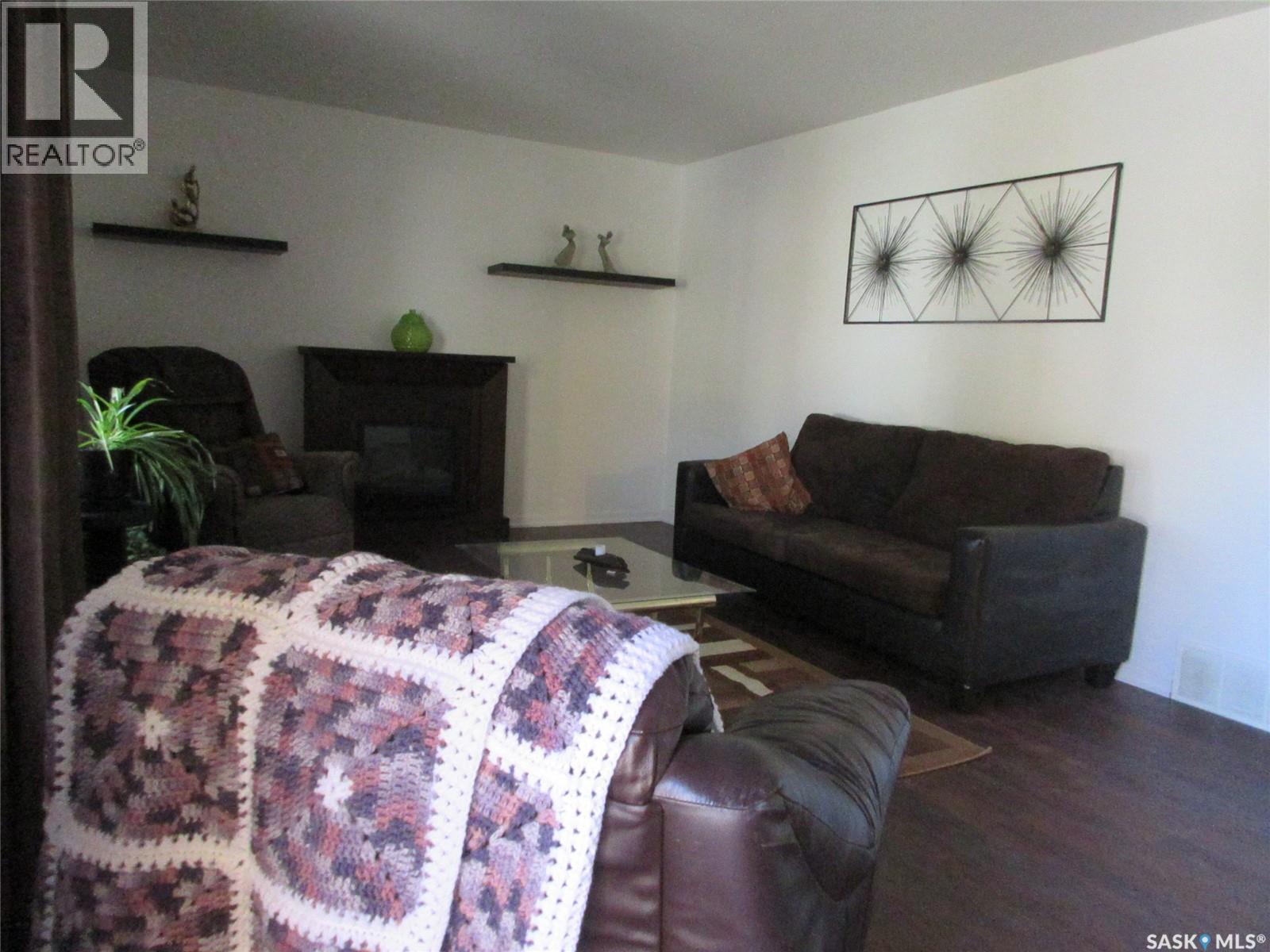 858 Worobetz Crescent N Property Photo 24
