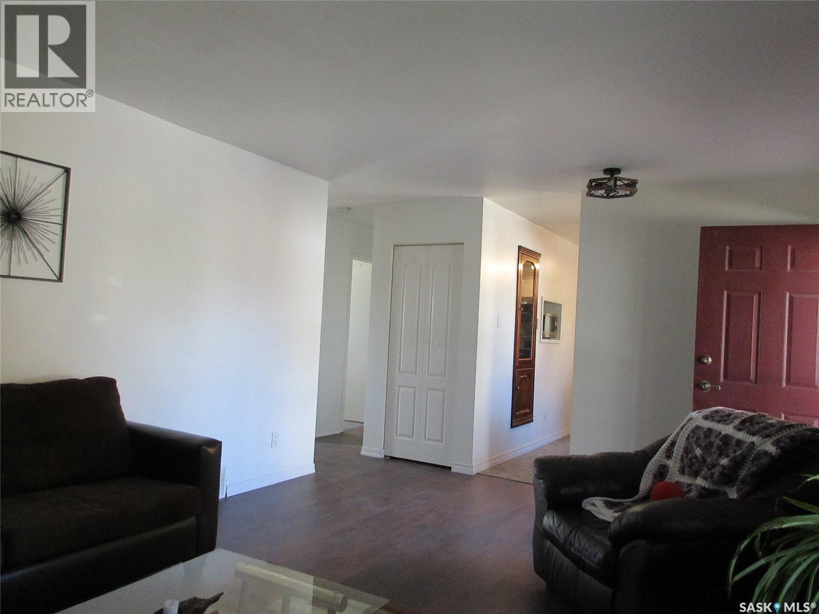 858 Worobetz Crescent N Property Photo 26