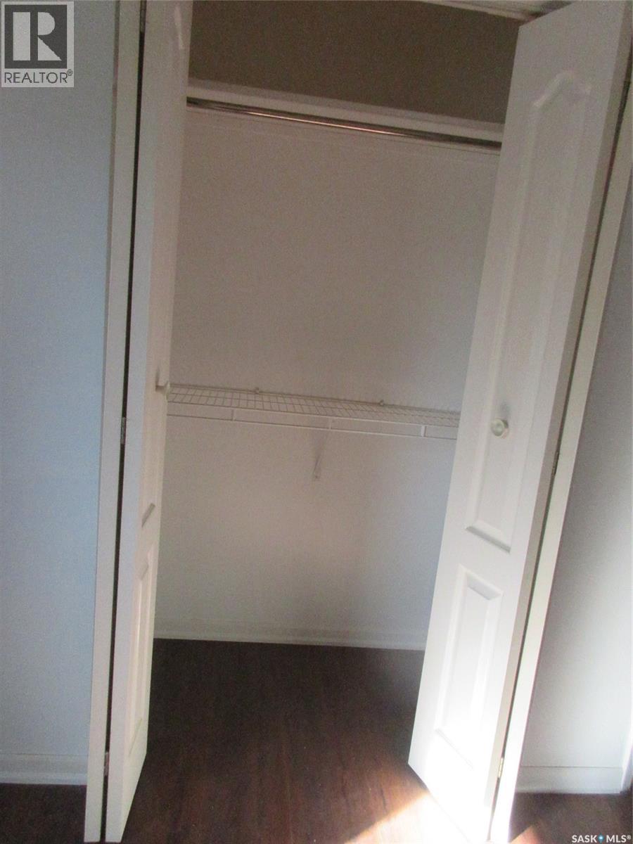 858 Worobetz Crescent N Property Photo 30
