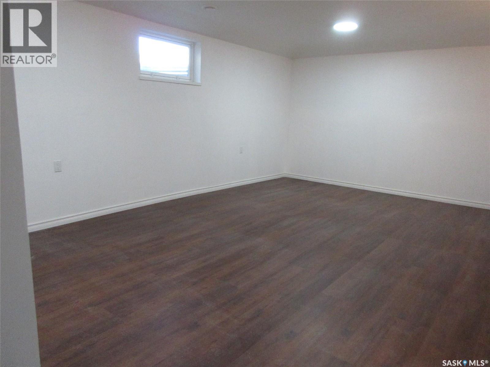 858 Worobetz Crescent N Property Photo 40