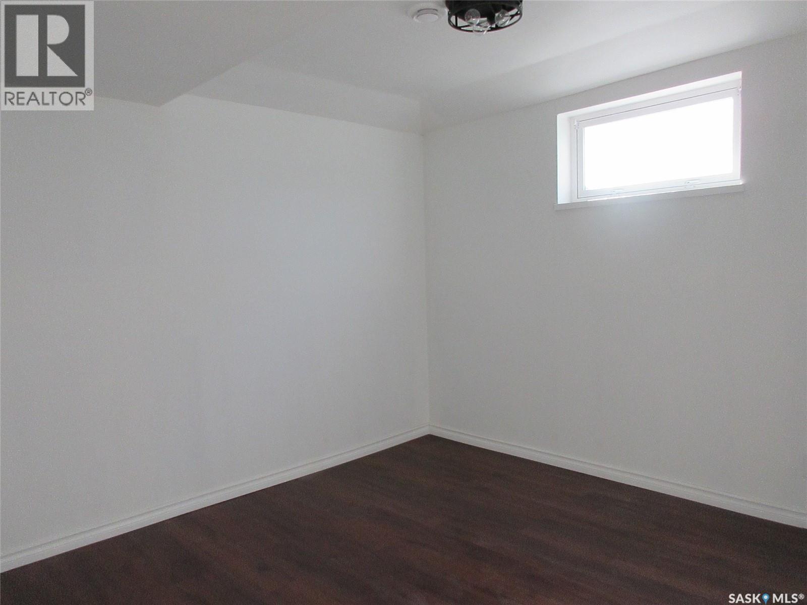 858 Worobetz Crescent N Property Photo 45